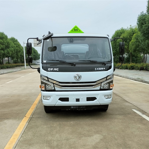 鹽城國六8.5方東風(fēng)多利卡運(yùn)油車