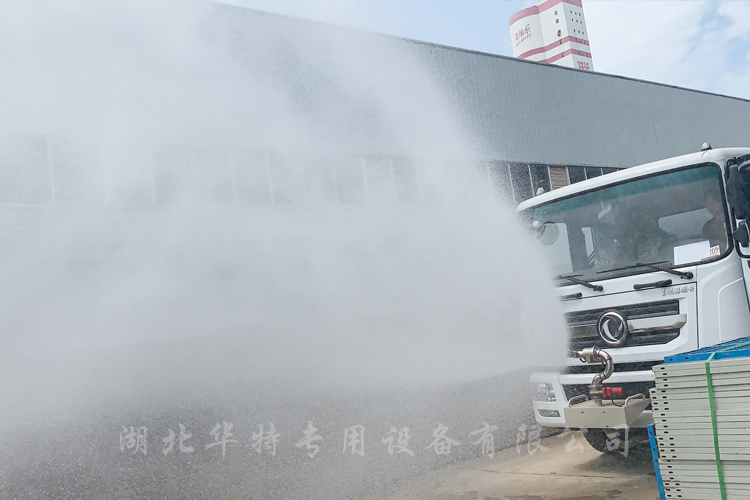 灑水車電動(dòng)水炮噴灑效果