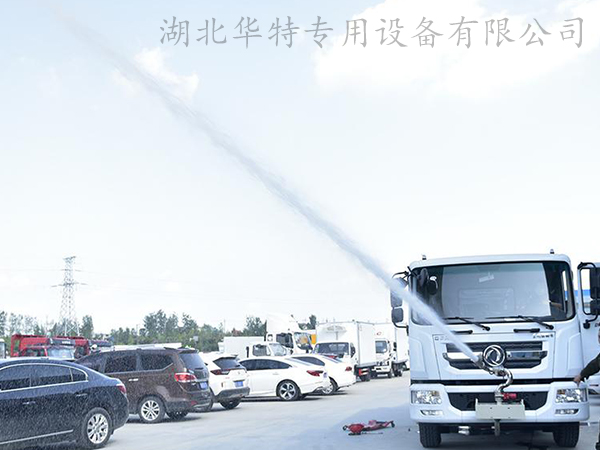 灑水車電動(dòng)水炮噴灑效果