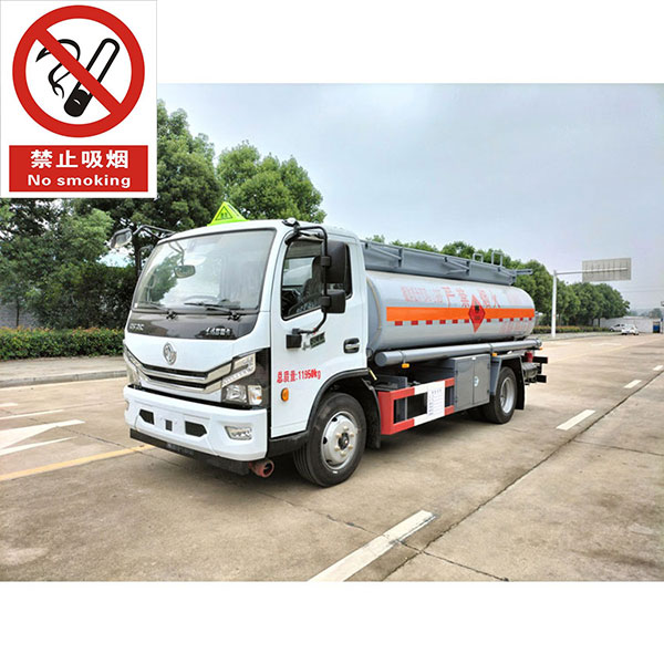 駕駛加油車(chē)禁止吸煙.jpg